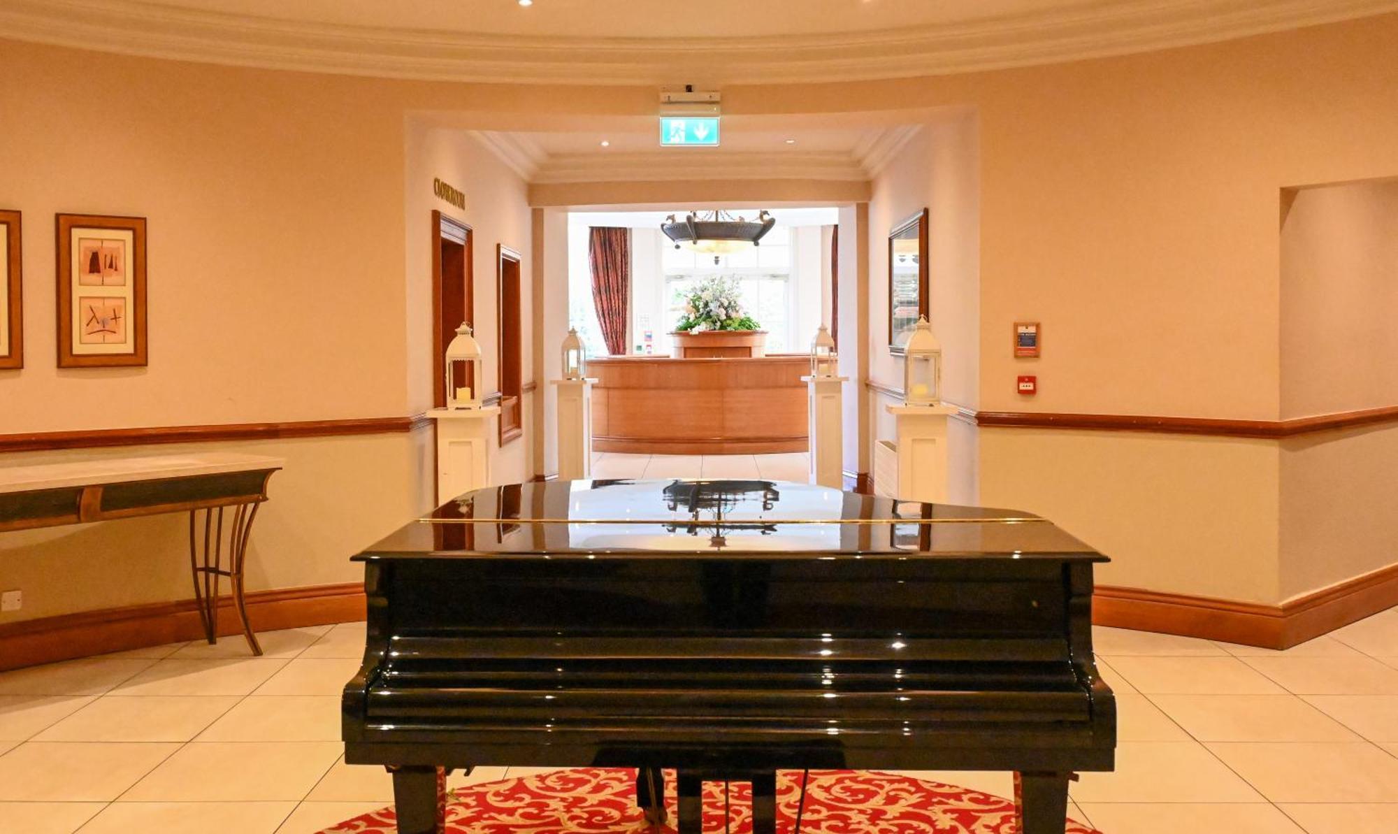 Mount Wolseley Hotel Spa & Golf Resort Tullow Bagian luar foto